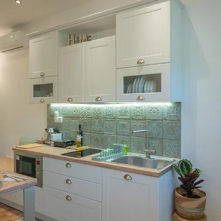 Cloe Corfu Town * Corfu (city)